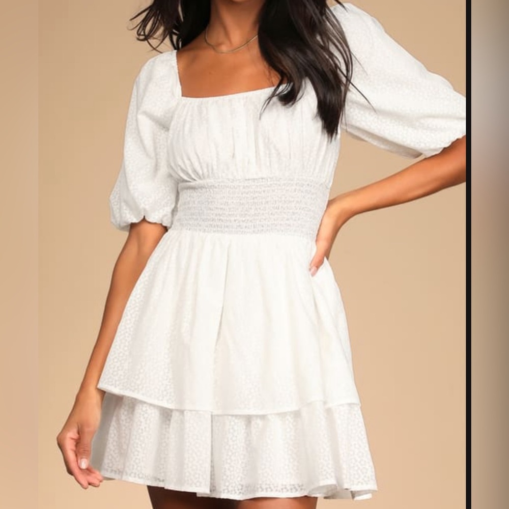 Lulu’s White Tiers To Me Puff Sleeve Tiered Skater Mini Dress Size M. NWT. - Picture 2 of 8